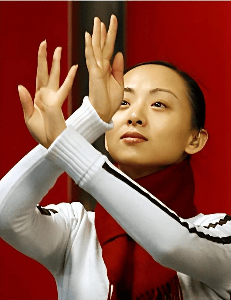 聋哑人邰丽华:因《千手观音》走红,多次拒绝富豪,现状如何?