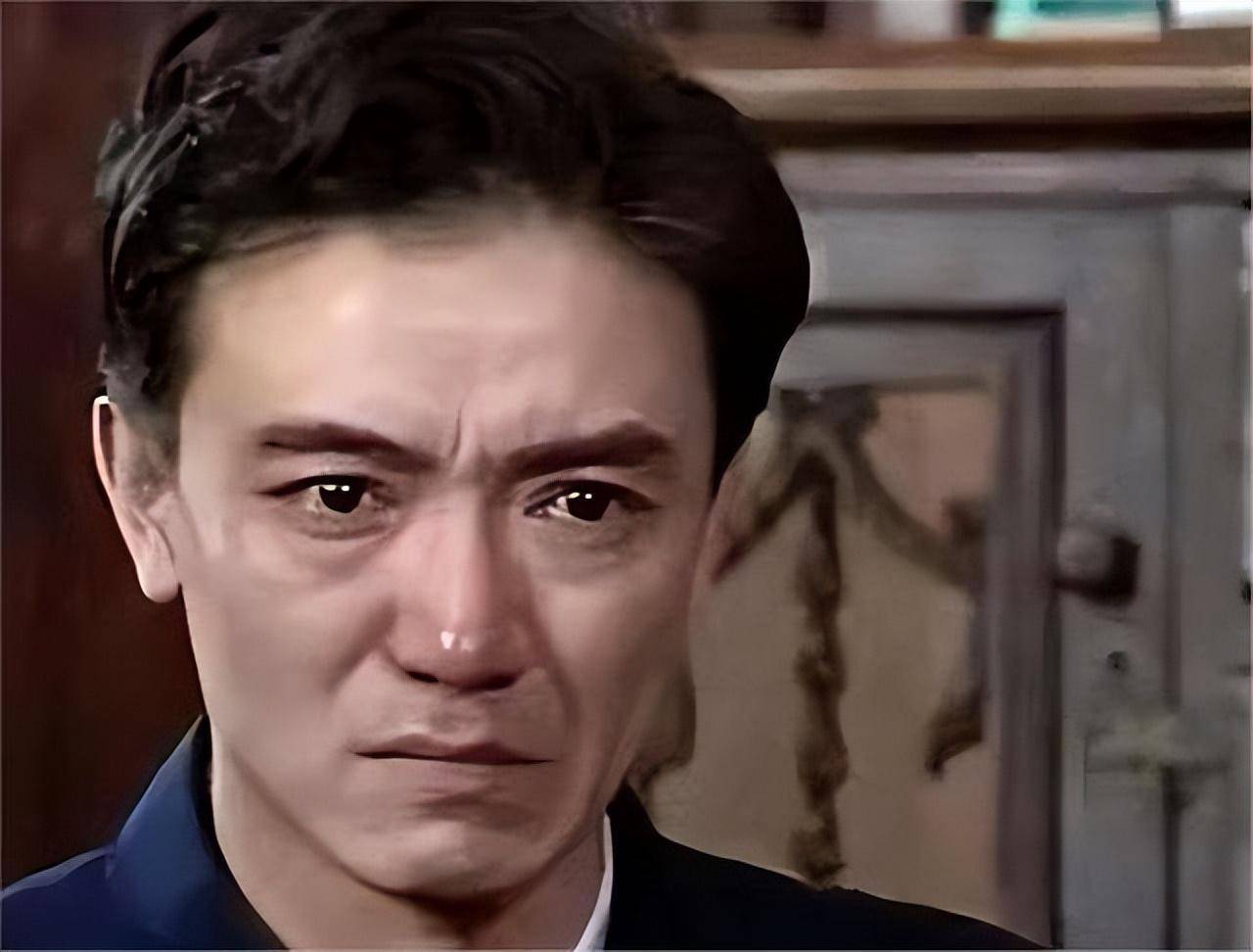 李幼斌:爆红后抛弃24年原配,转身迎娶小娇妻,遭儿子记恨多年