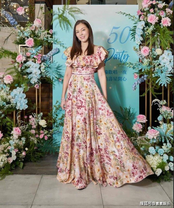 曾馨莹50岁生日,半个娱乐圈送祝福,74岁富豪老公缺席生日宴