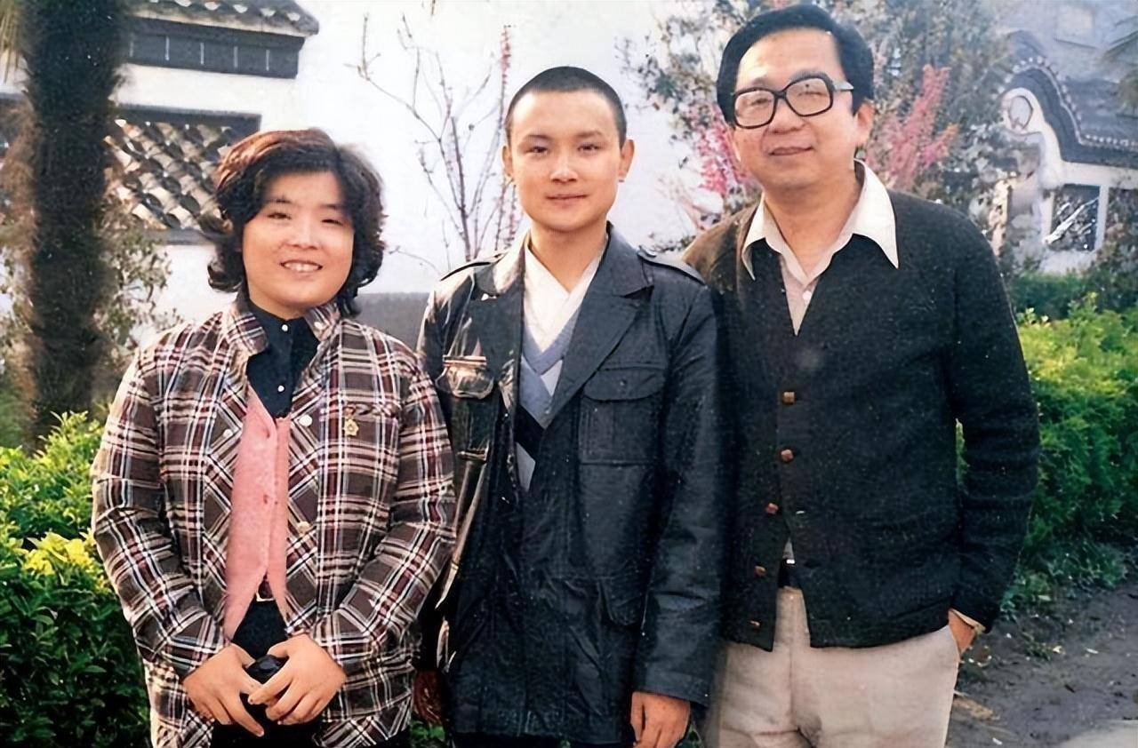 陈晓旭和欧阳奋强的人品差,专门欺负家境不好的郭霄珍,真的吗?