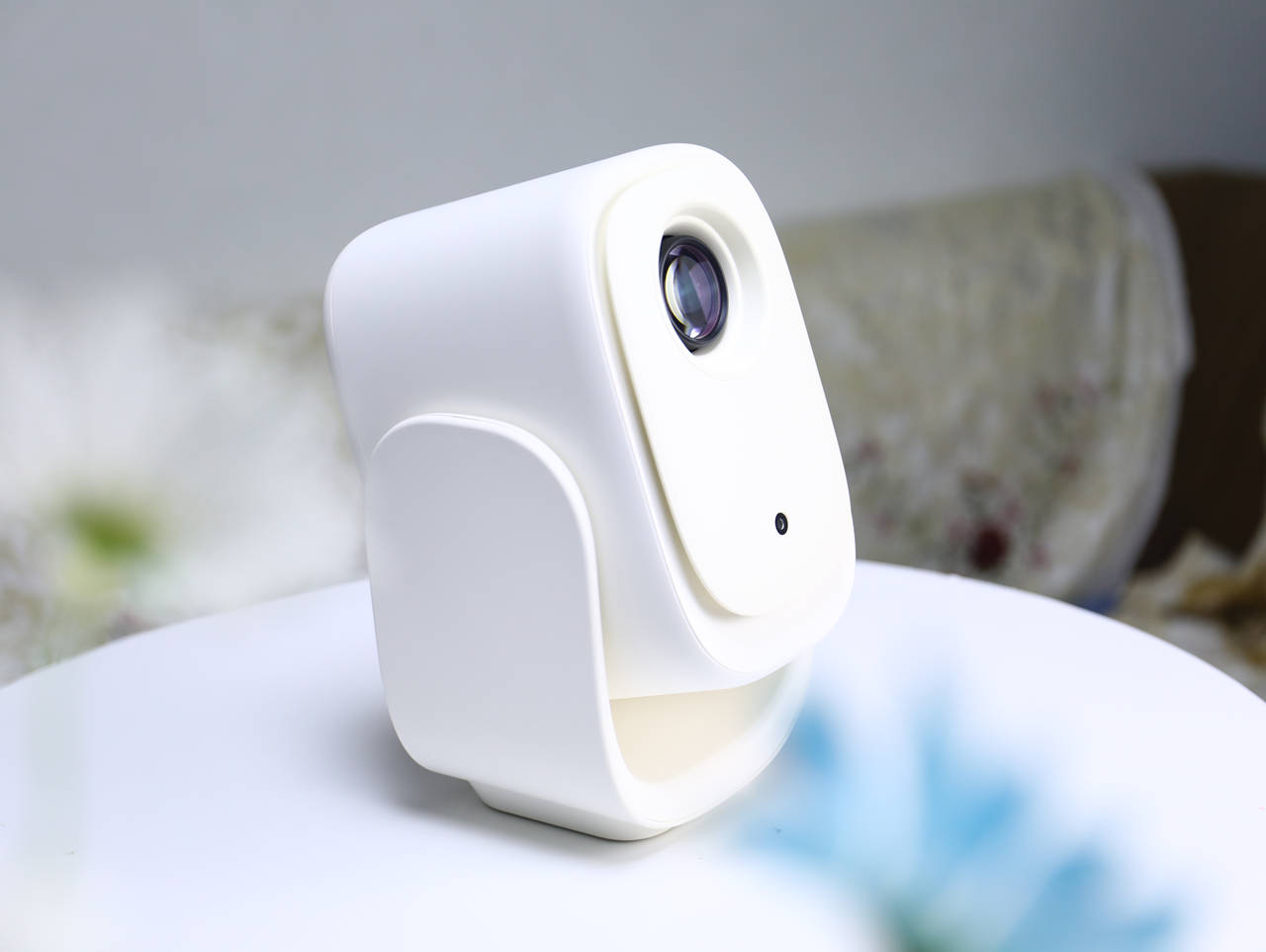 百元小钢炮：哈趣Q1投影仪，最适合露营的投影仪