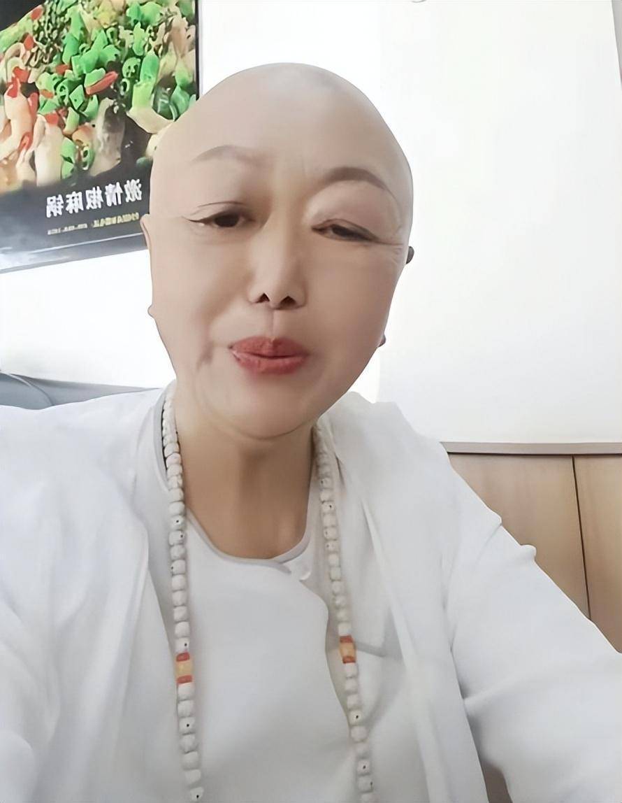 张真的老婆图片