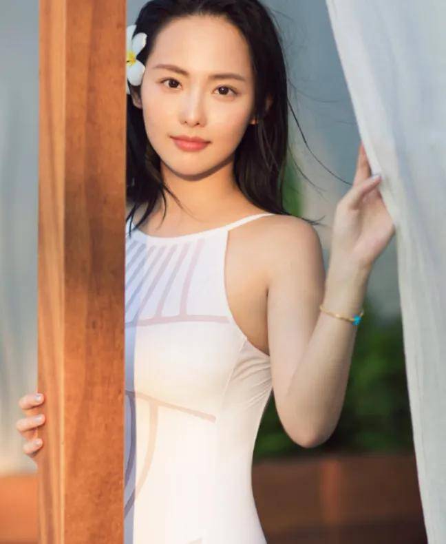 六位当红女星写真惊艳亮相,纯真与魅惑交织令人沉醉 第3张 六位当红女星写真惊艳亮相,纯真与魅惑交织令人沉醉 第3张