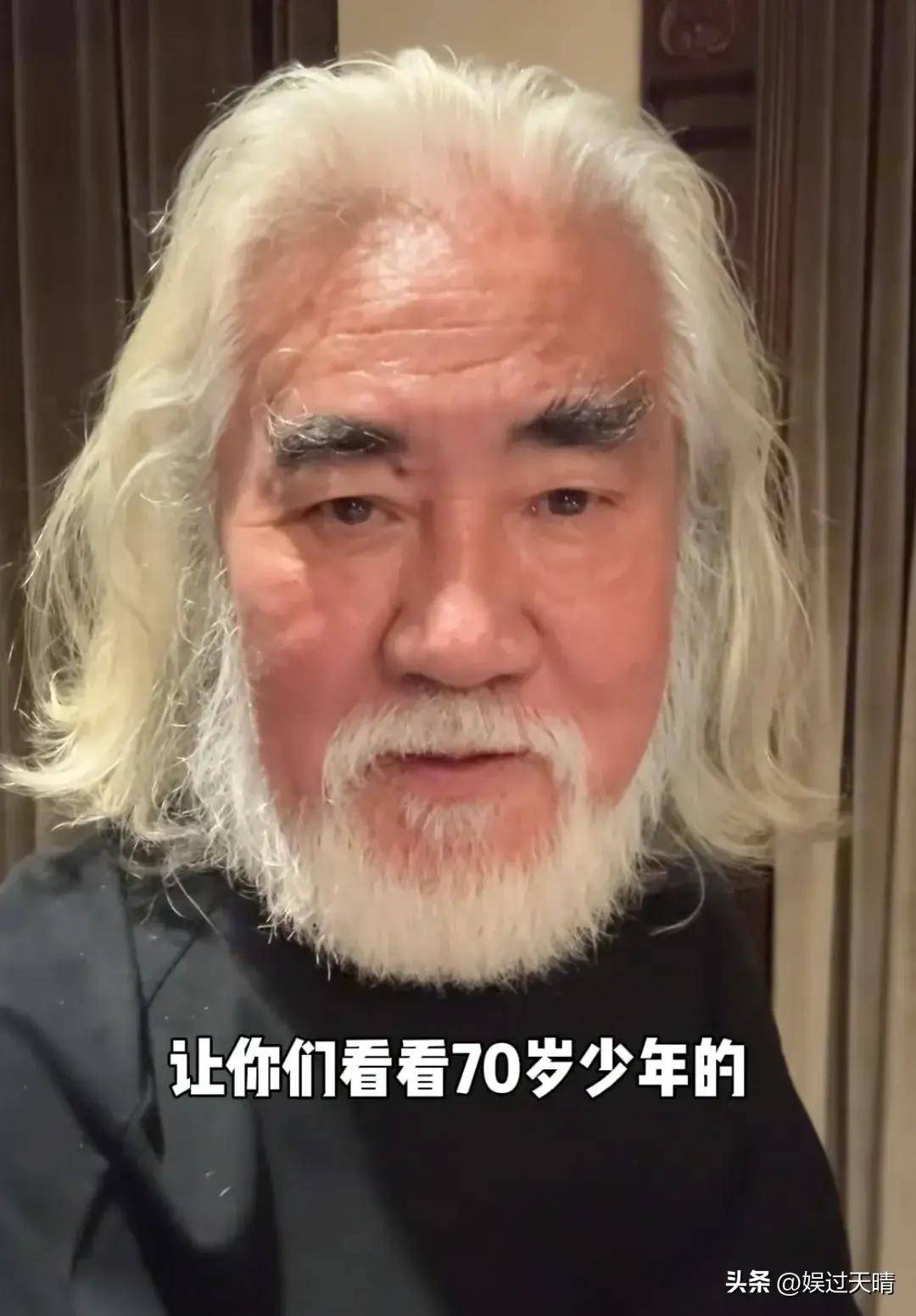 73岁张纪中凌晨五点起床为老婆泡茶做早餐,吃药暴露身体真实情况