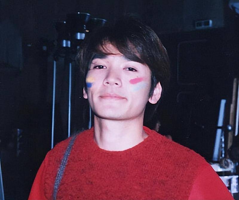 长野博在出演过奥特曼之后客串了不少音乐剧,结婚之后就很少出现在