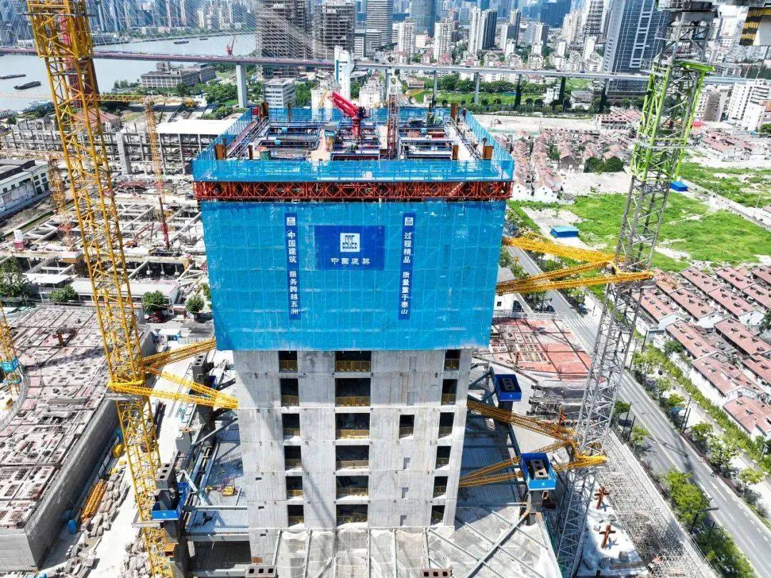 突破百米！“空中造楼机”登高上海杨浦滨江_施工_中建三局_项目
