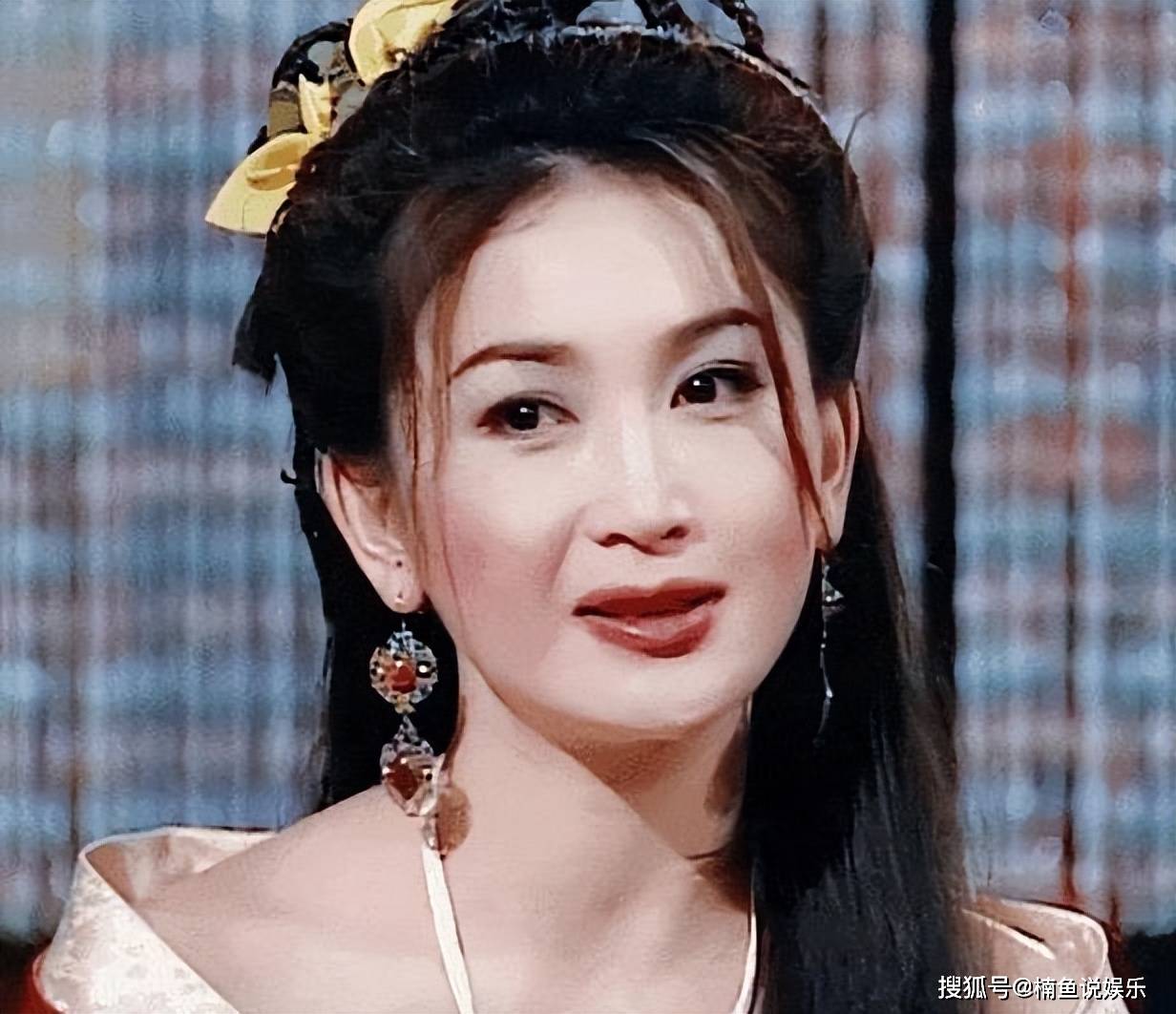 "天生狐狸眼"的4位女明星,妩媚灵动,个个都是绝色美女