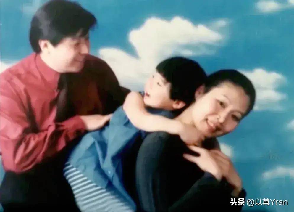歌唱家魏金栋:奶奶一手带大,爱美爱妻子爱女儿