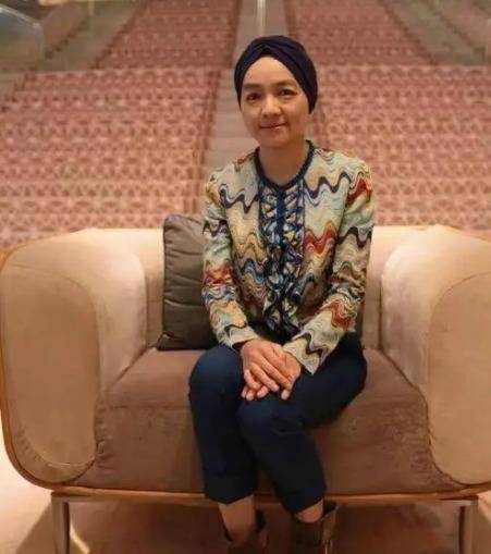 放弃中国国籍,支持一夫多妻,劝闺蜜嫁自己老公的棋后,如今怎样_诸宸