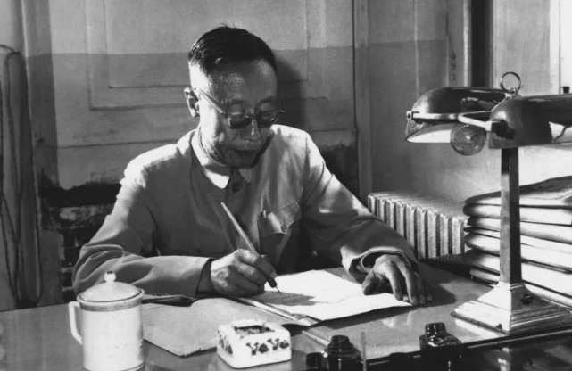 和皇后婉容有染的侍卫,靠着溥仪给的400大洋,如今子孙身价过亿