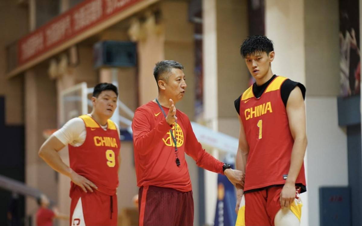 辉煌不再！FIBA公布亚洲球队新排名，中国男篮位居第8，落后日韩
