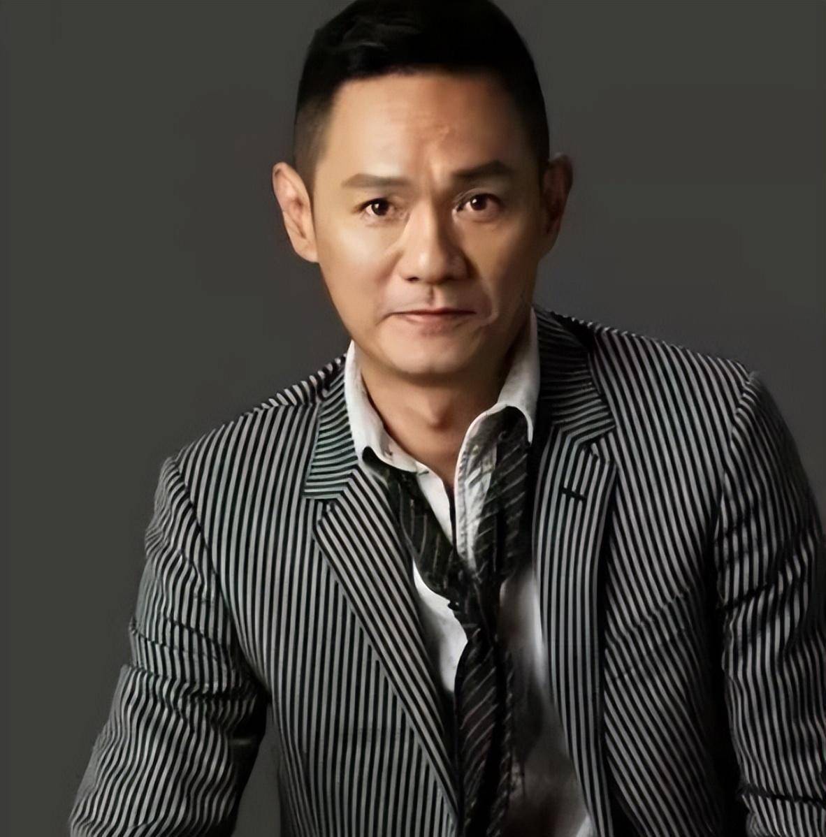 爱妻去世14年,葬礼上哭到昏厥发誓永不再娶的果靖霖,现在怎样了