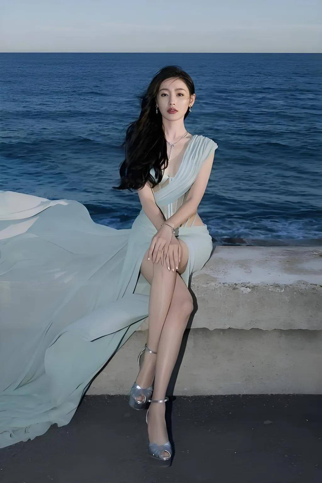 内娱女星的10大完美身材,谁的曲线让你怦然心动?