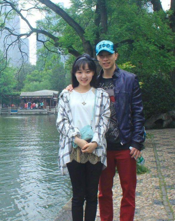 马龙带妻子回省队,夏露素颜出镜清纯又漂亮,两人夫妻相十足