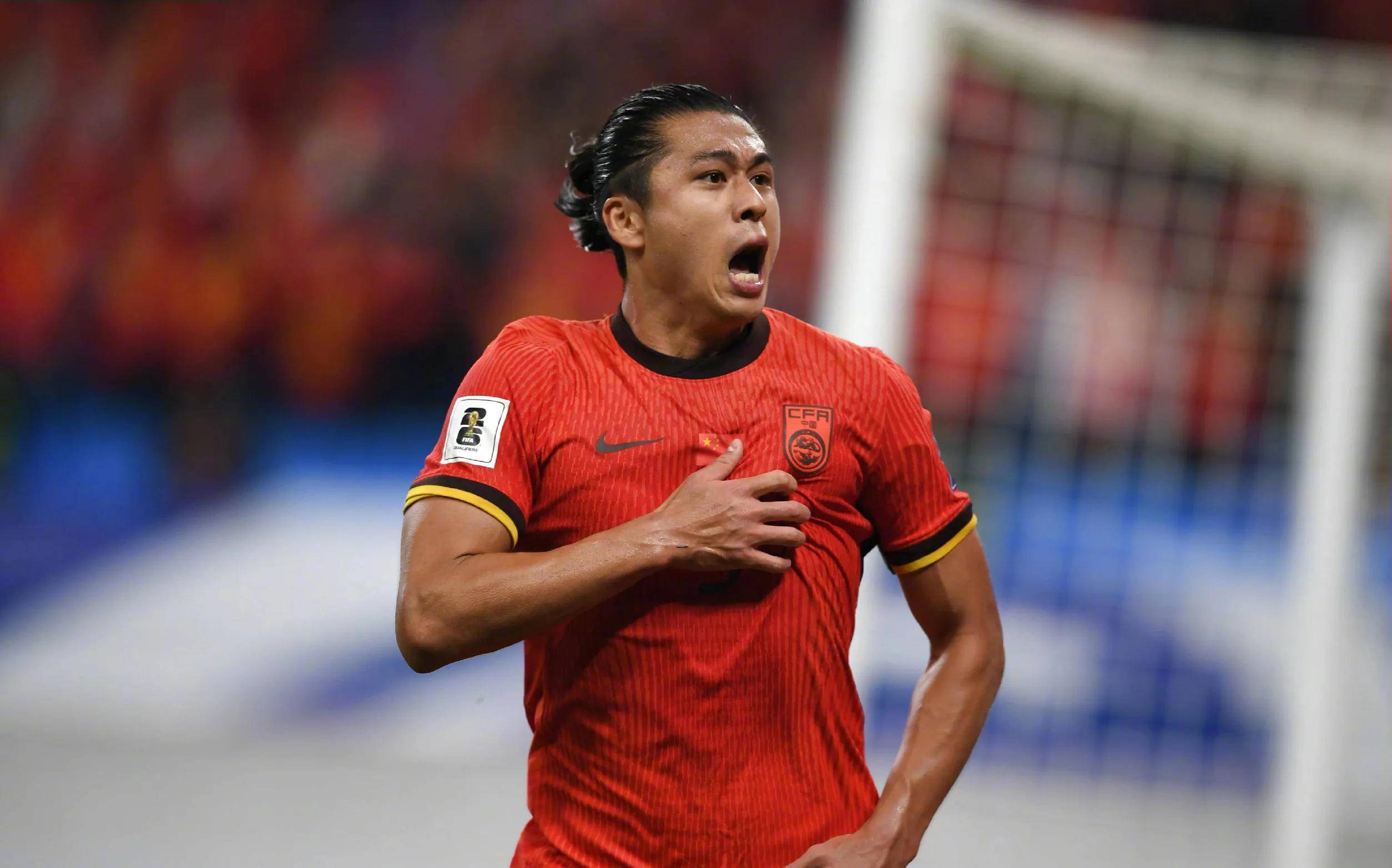 国足1比0绝杀巴林队,张玉宁补时进球,创造意外惊喜