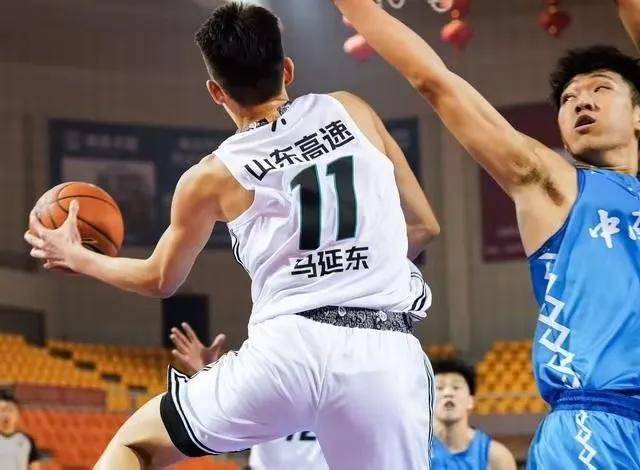 毕竟彭泓森年轻,他的篮球之路还很长.