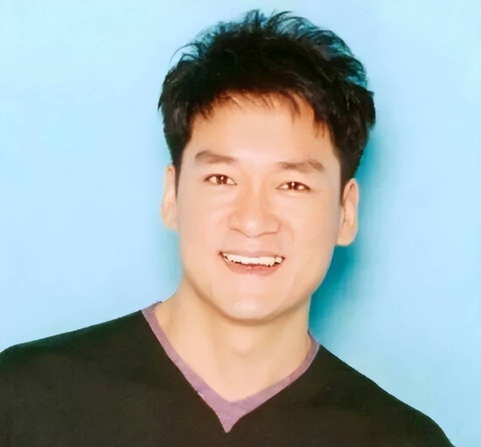 周华健:夫妻如同母子,爆红时隐退,你以为的过气实则另有隐情