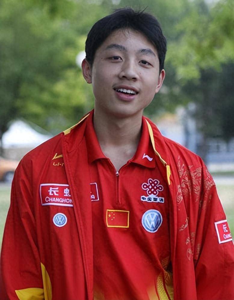 13年后再看许昕:才明白他娶到大2岁的姚彦,到底有多幸运