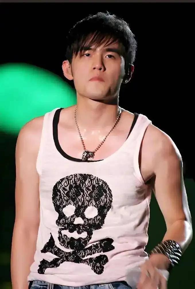 周杰伦颜值被儿子罗密欧实力碾压,罗密欧的人生该有多完美!