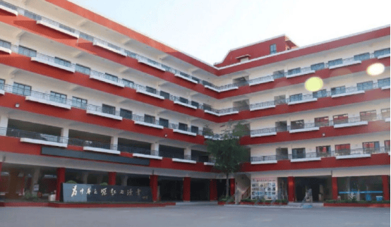 海华高级中学:打造高水平教师团队,建设美丽校园