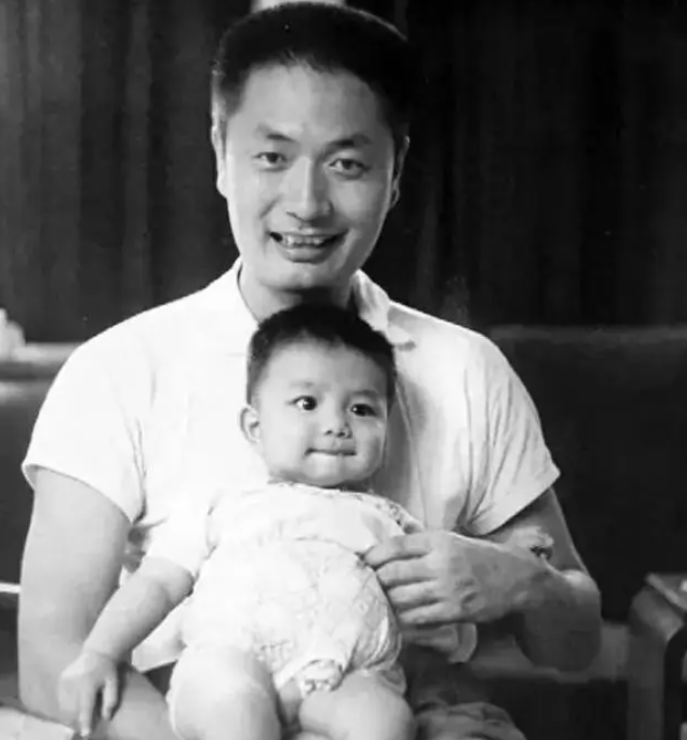 陈毅元帅孙子,粟裕将军外孙陈正国,唯一身具陈粟两家血脉的人