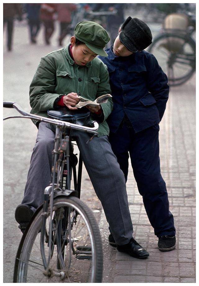 20张中国最真实老照片:看看八十年代人们生活,再也回不去的美好时光