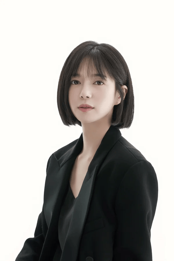 韩人气女星李伊利雅,考上心理学研究生,事业学业双开花插图1 韩人气女星李伊利雅,考上心理学研究生,事业学业双开花插图1