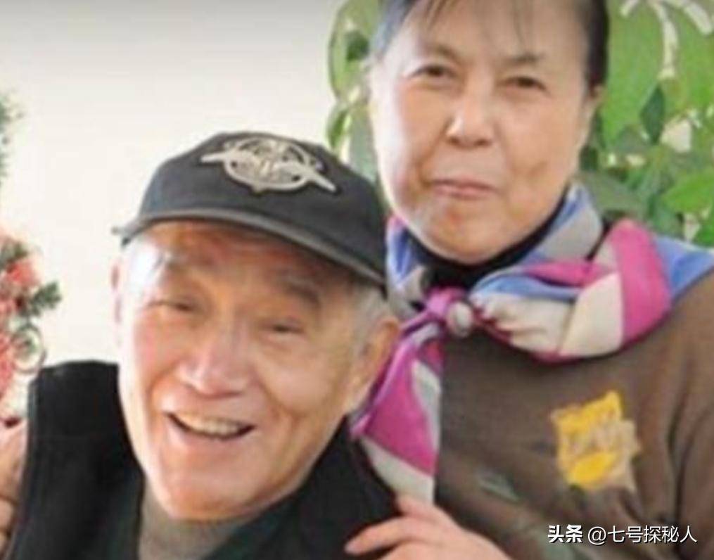 妻子逝世后,被号称"鬼子专业户"的儿子送敬老院_王惠玲_经历_谢添