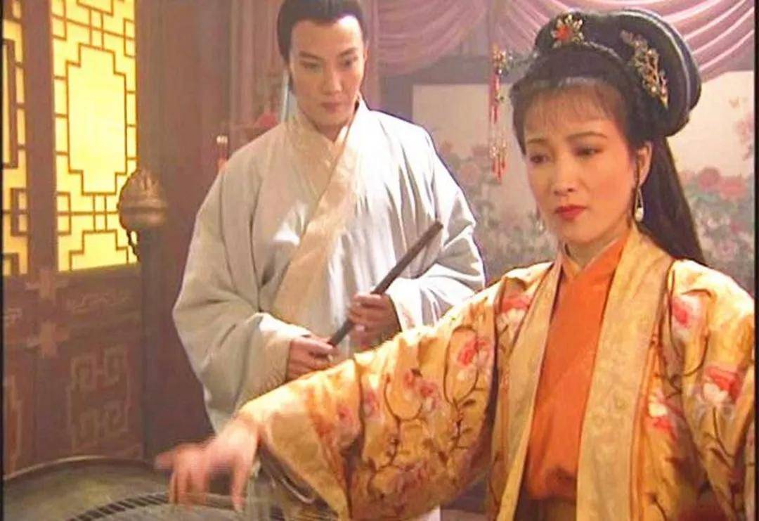 她是水浒第一美女,宋江吴用都不如她,为什么最后会喜欢燕青呢_李师师