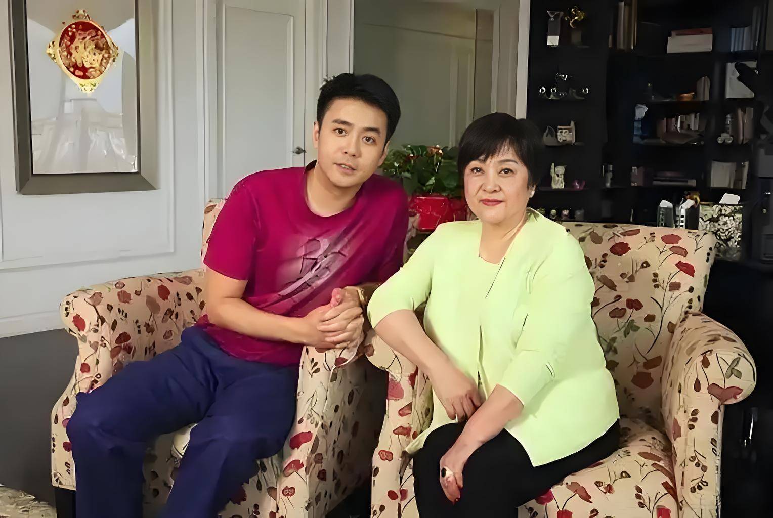 刘家昌尚未下葬,两任前妻的儿子就矛盾凸显_甄珍_章立衡_刘继