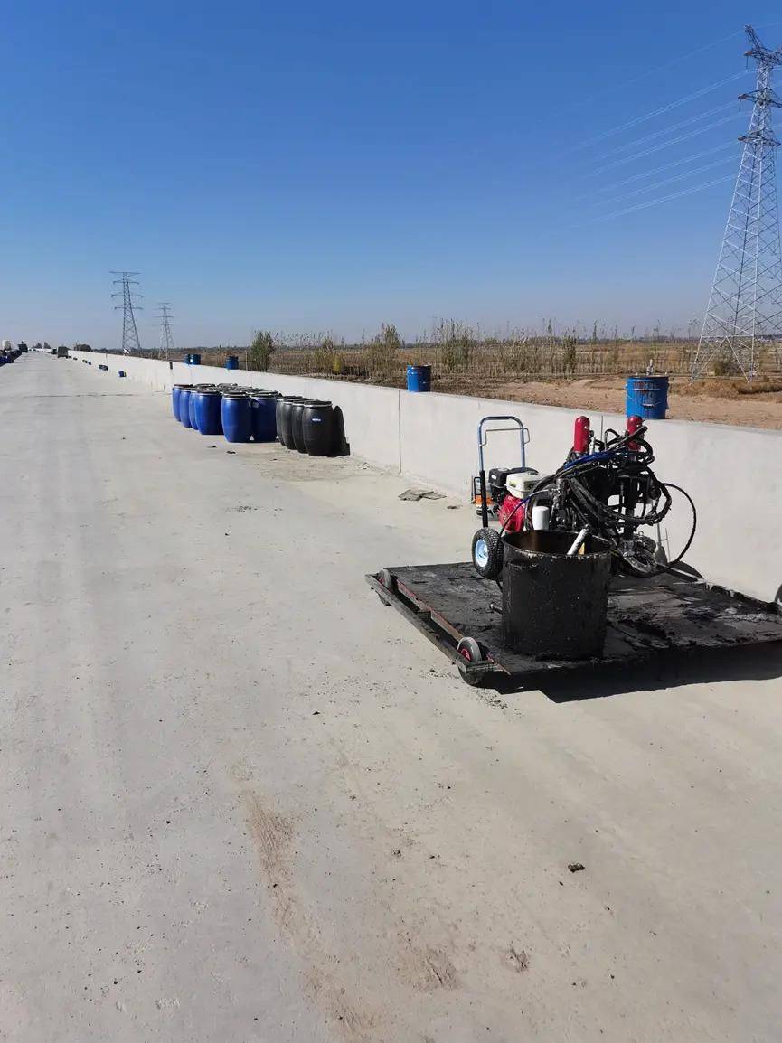 包银高铁工程被举报:铁路桥面防水材料不合格 存在安全隐(图4)