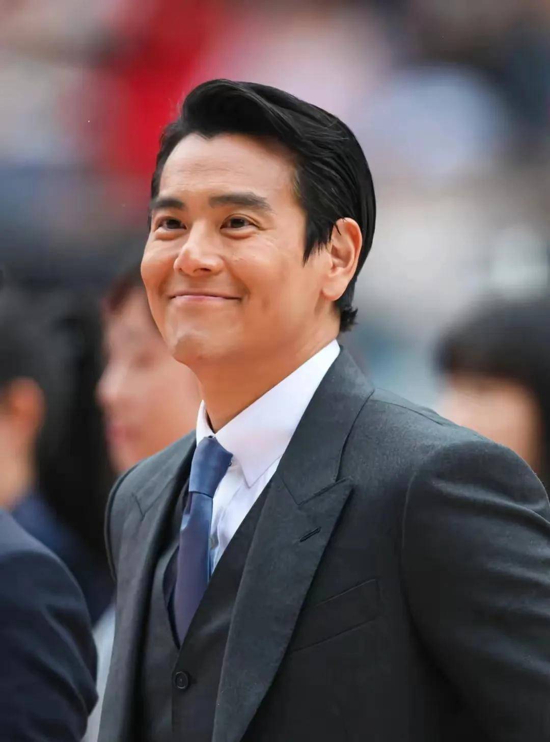 彭于晏不是很自律的吗?怎么变胖成这样了?脸发福变大叔了!