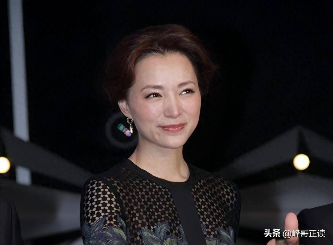 董卿 