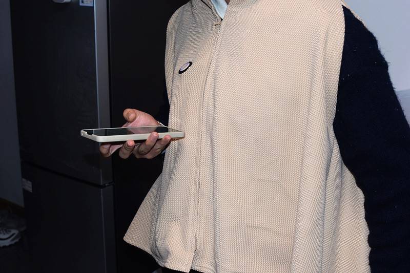 科技与舒适的完美融合 酷轻松石墨烯多功能发热披肩盖毯