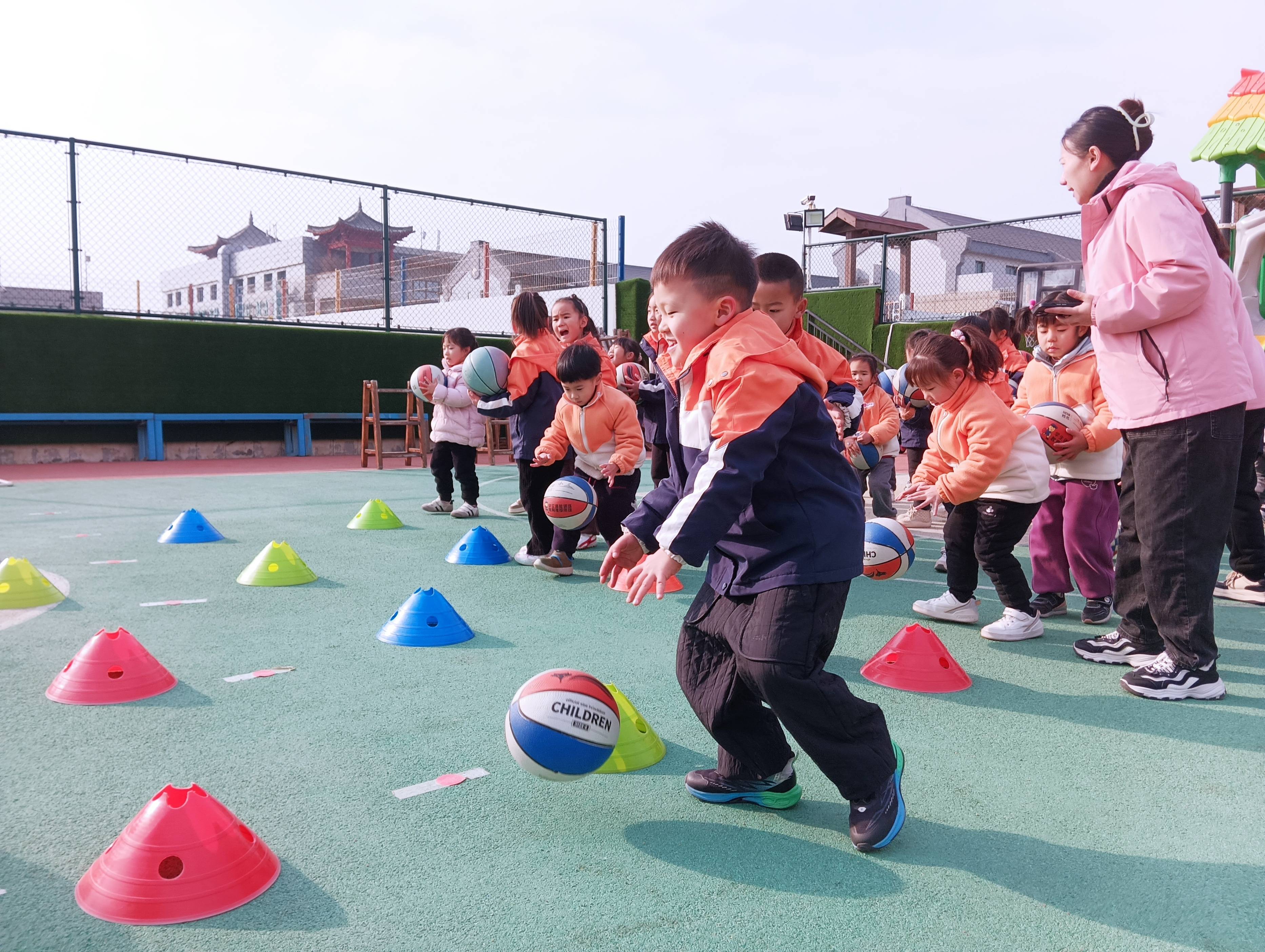 幼儿园体育节活动图片