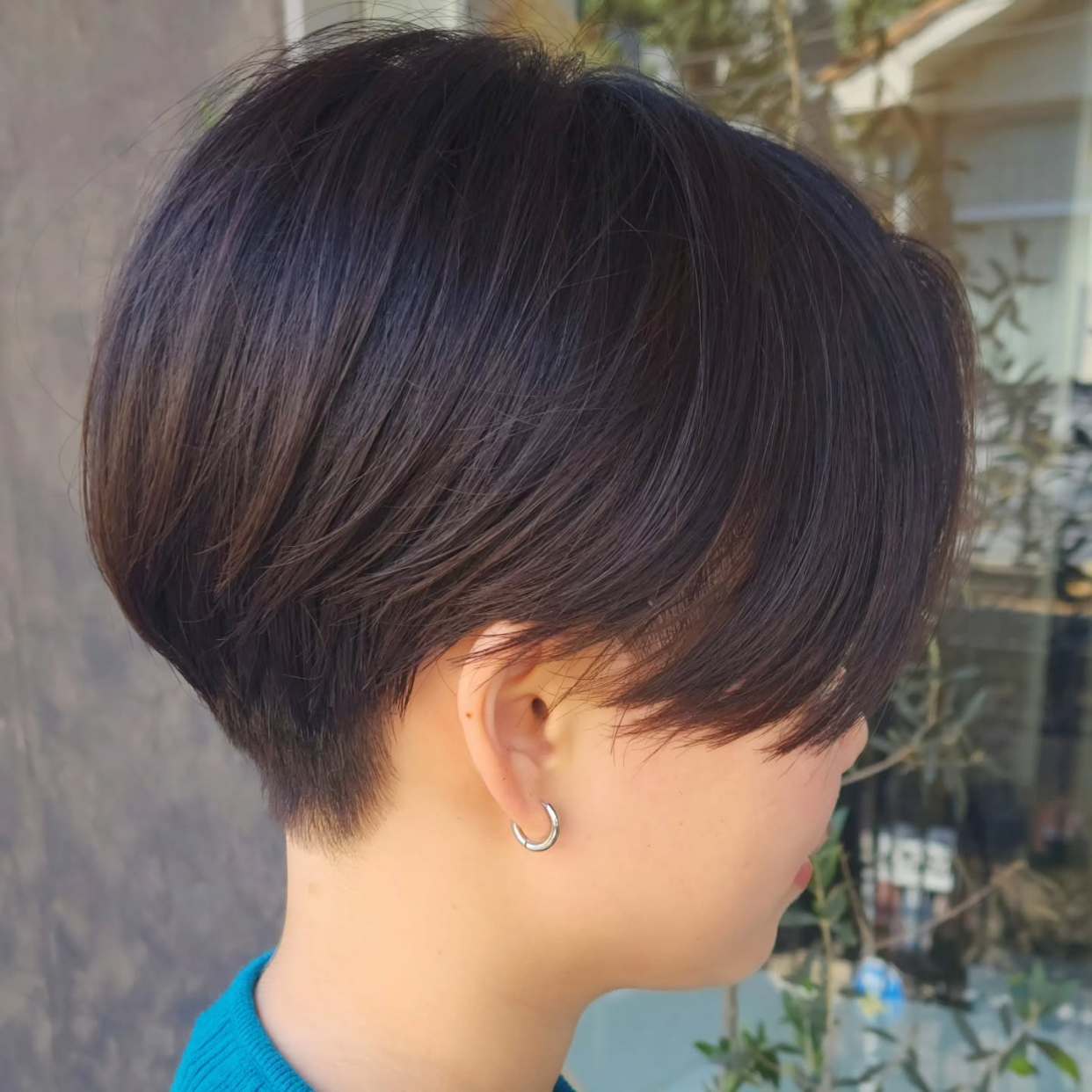 推边短发:利落精致,立体饱满,展现个性与时尚魅力