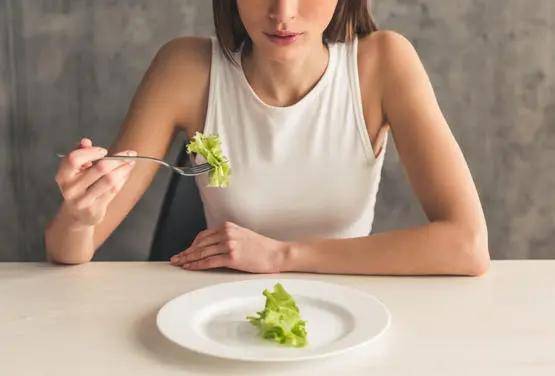 女人乳房下垂松弛是什么原因造成的,如何改善？