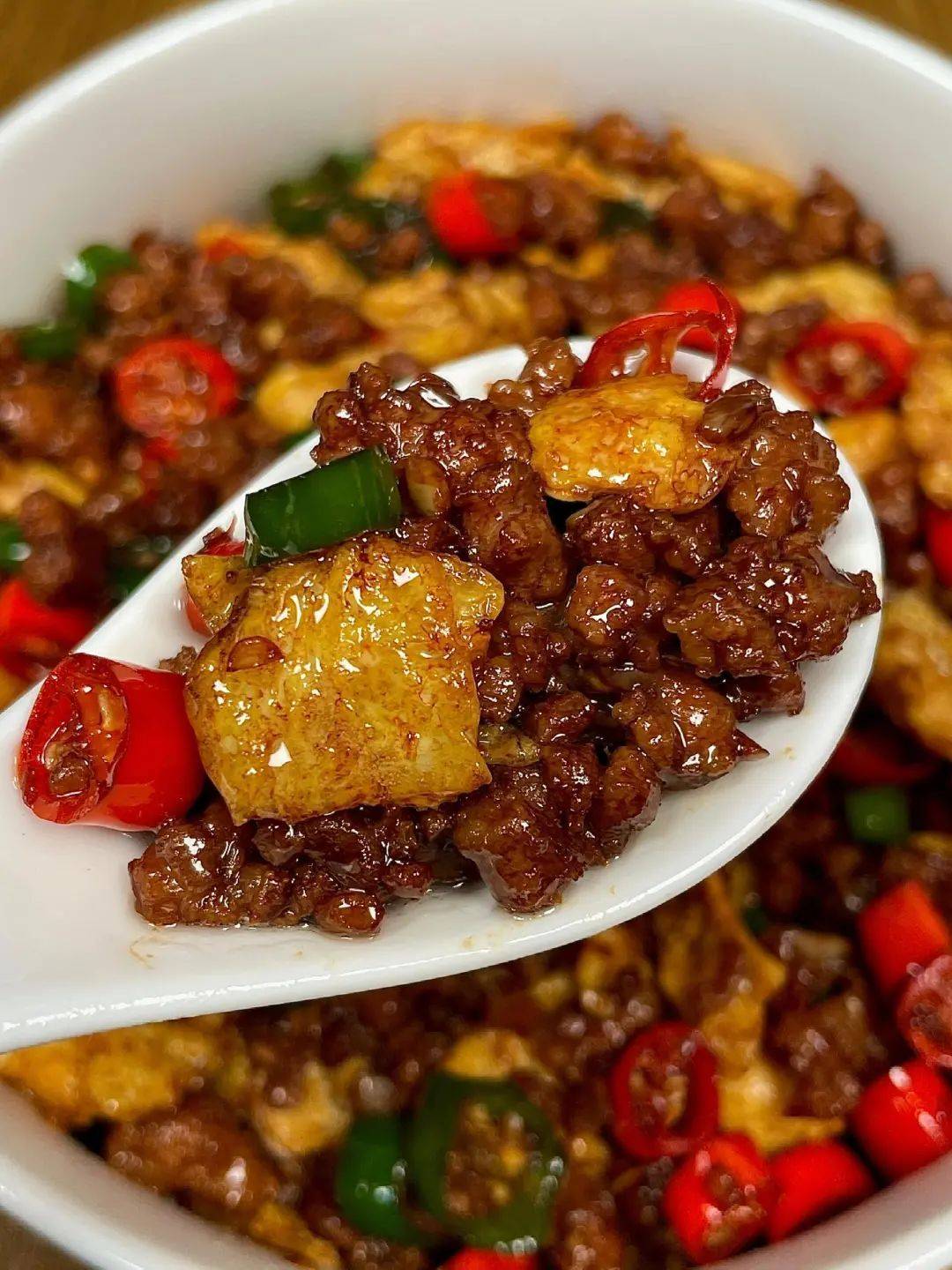尖椒肉末炒鸡蛋,色香味俱全,简单易做,让人回味无穷的经典菜肴