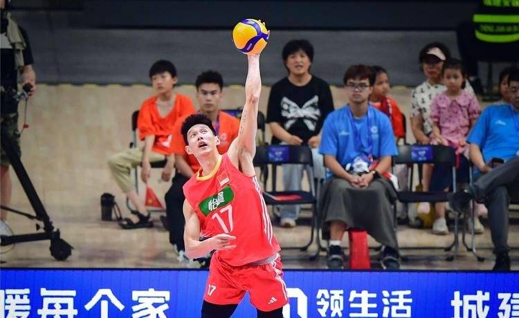 男排名将沈琼:运动生涯有悲情,39岁才喜结良缘,现在过得怎样