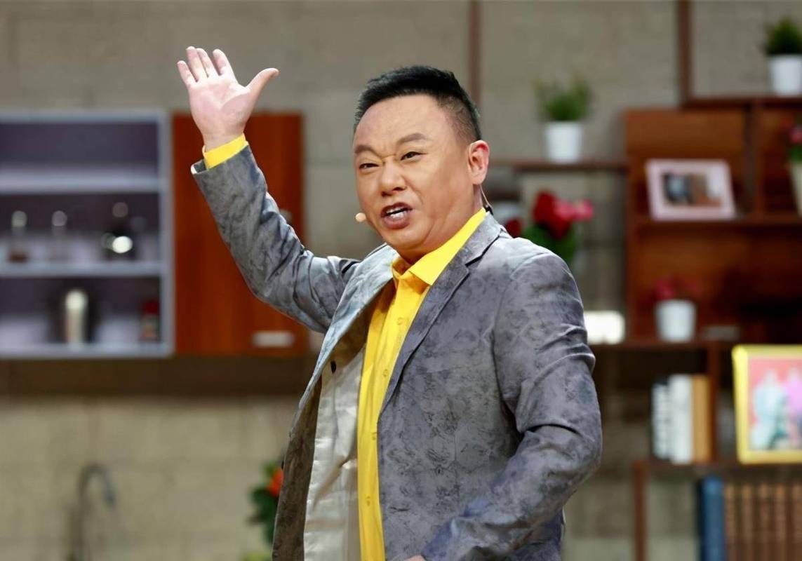 喜剧演员邵峰罕见露面,为妻子治病倾家荡产,曾连续9年登上春晚