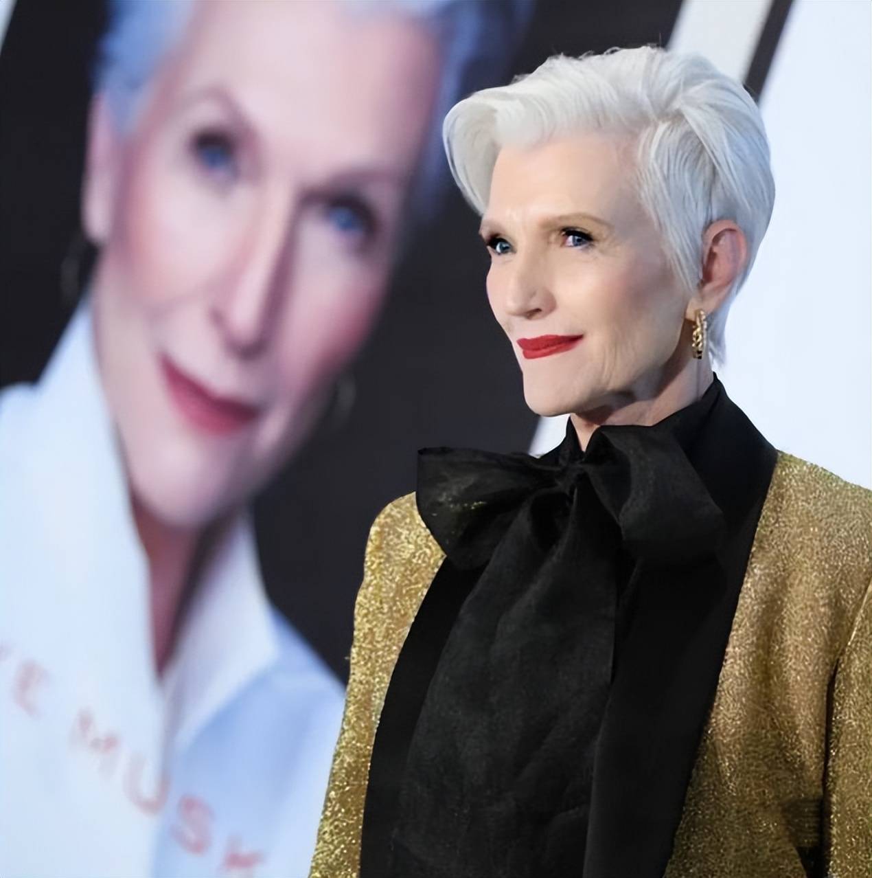 马斯克约架被母亲取消，马斯克扎克伯格约架被叫停