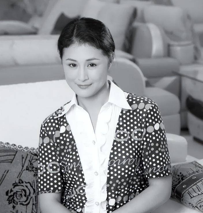 无儿无女的于月仙,车祸去世三年后,丈夫张学松的选择令人泪目!