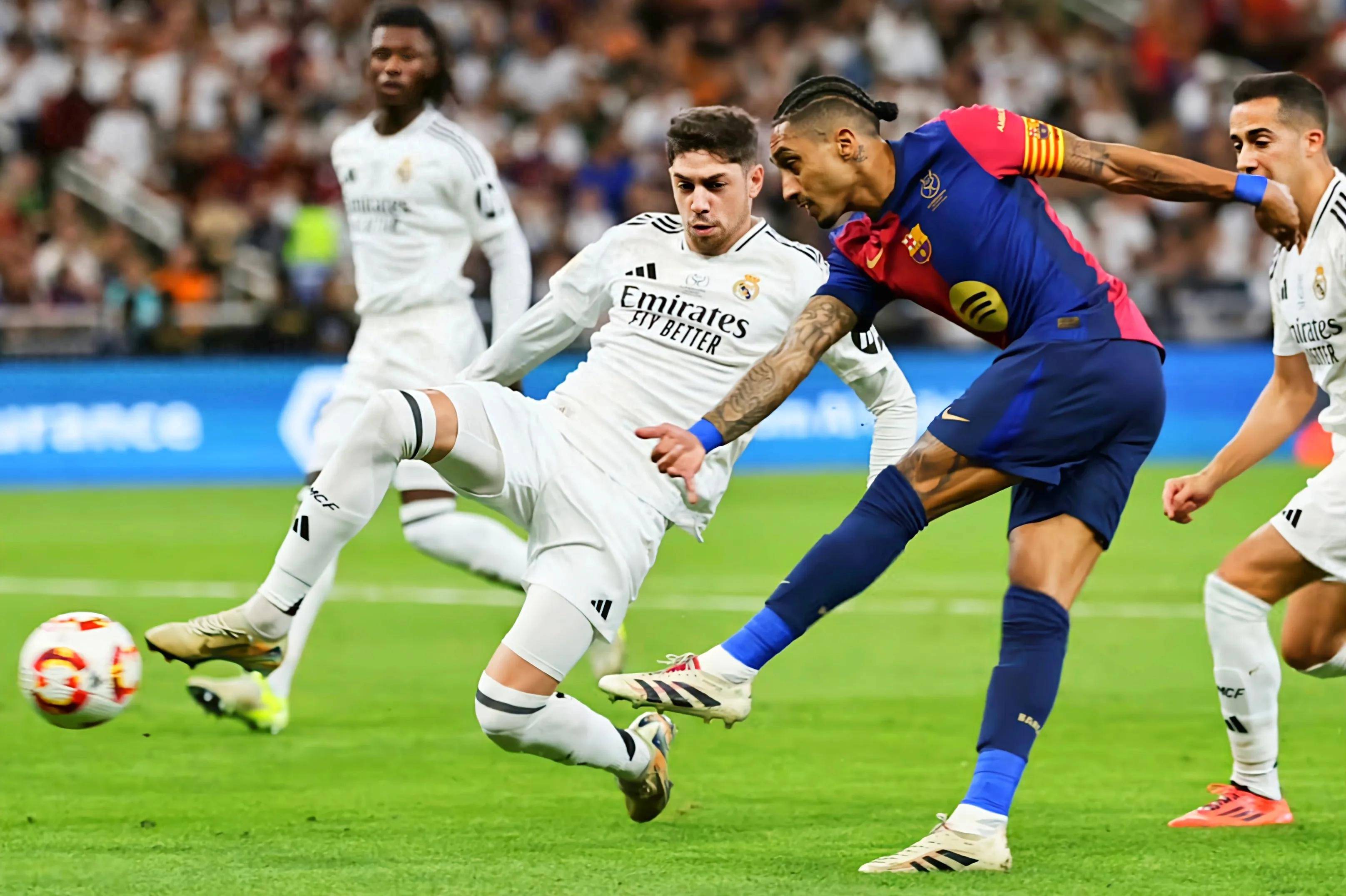 西超杯决赛：巴萨3-2险胜皇马卫冕！6战5胜统治国家德比 弗里克豪取执教第四冠