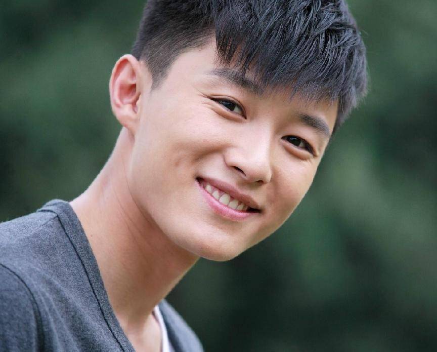 8岁登春晚35岁才走红,如今再看代旭境遇,刘涛的话终于有人信了