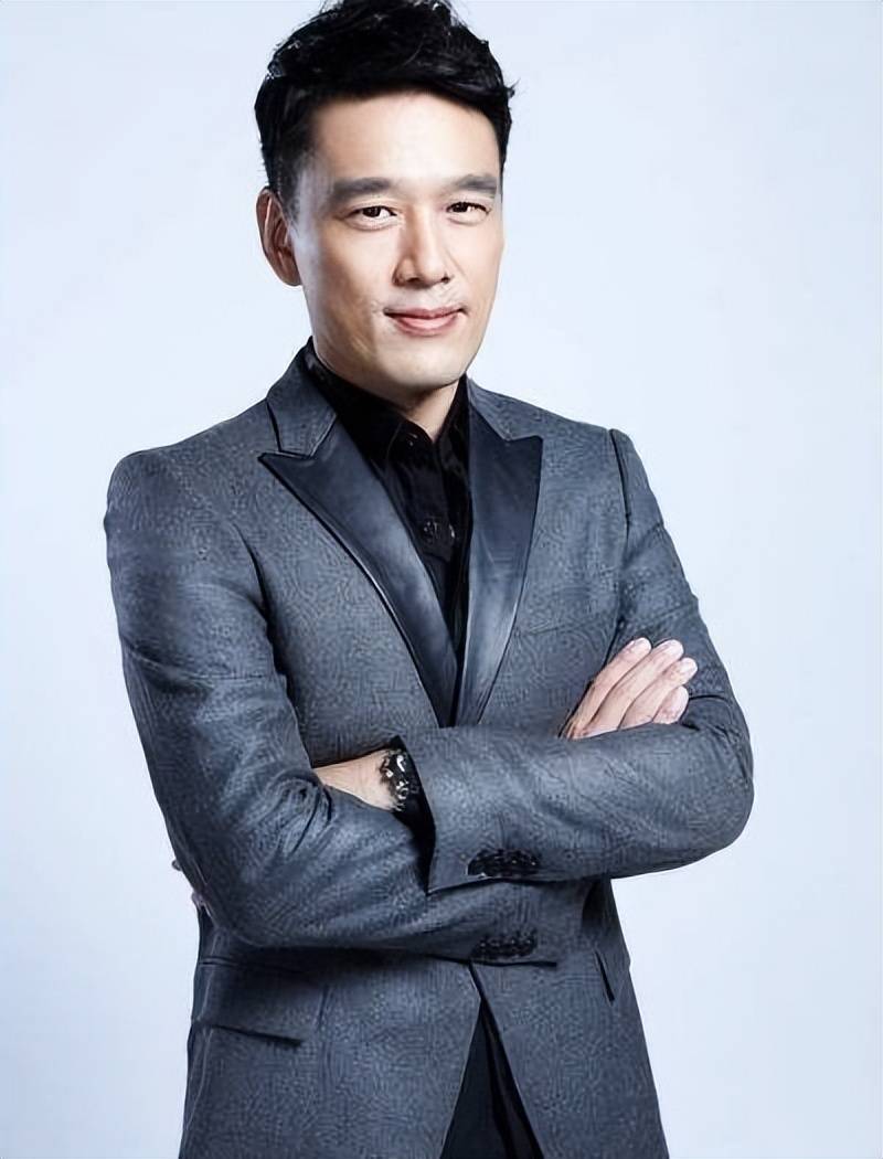 好男人王耀庆,靠演技演活霸总,娶初恋郭晏青,21年宠妻如宝