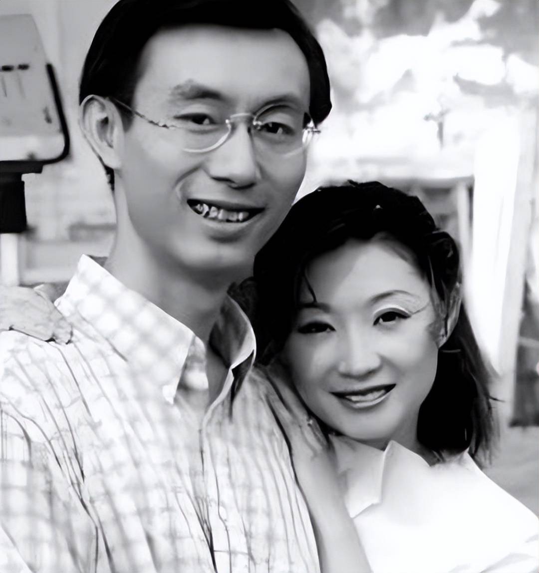 张译妻子钱琳琳:带着儿子二婚下嫁,19年后才知她嫁得有多值