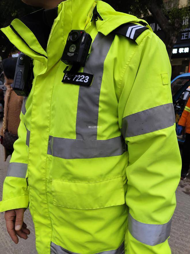 长效开展交通秩序整治的通知》的要求,县公安局针对城区二三轮无牌