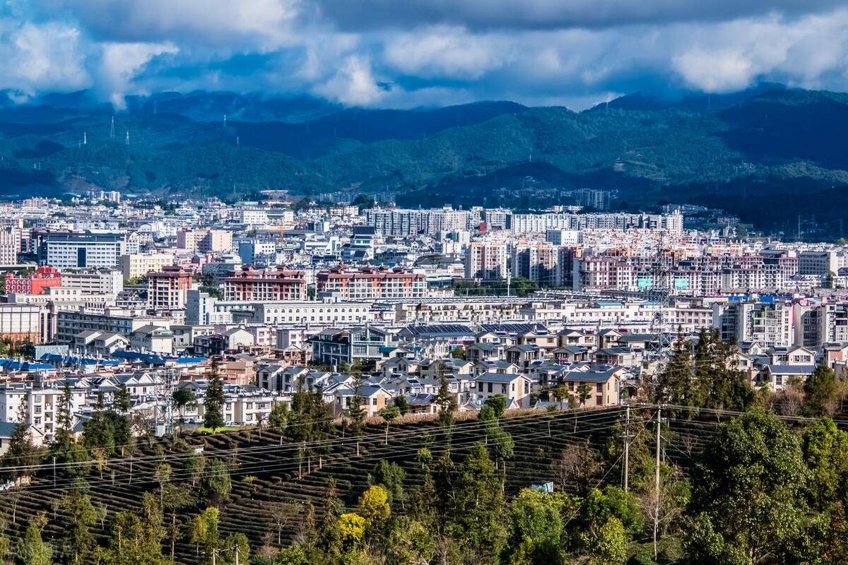 云南值得一去的城市,那无疑是普洱,不仅景点众多,还适合定居