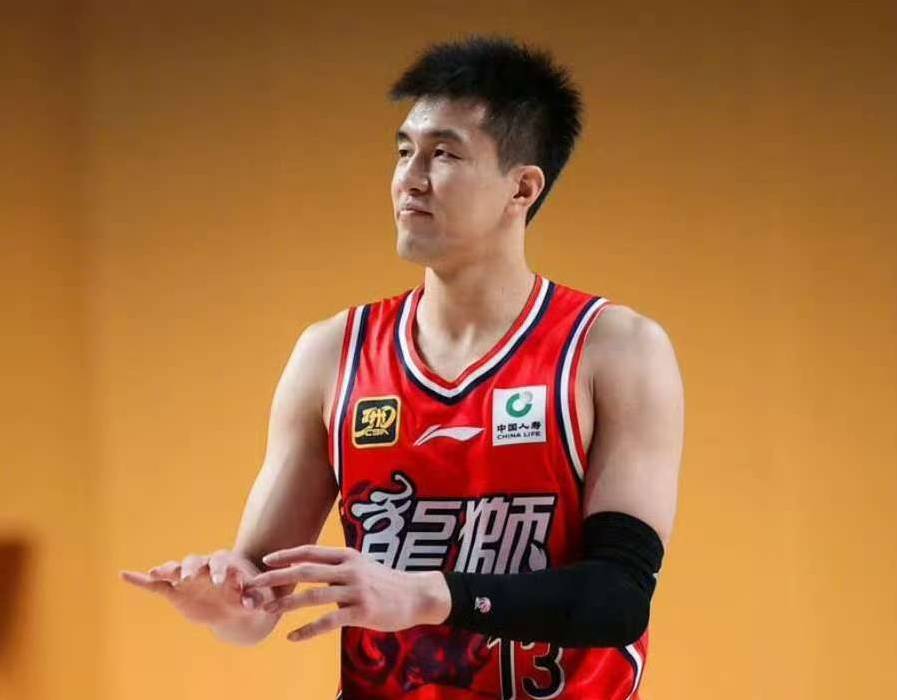 14时，郭艾伦做出选择，退役去向曝光，重返辽宁打全运会悬念揭晓