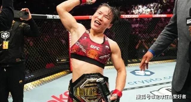 张伟丽完胜卫冕！UFC女子草量级冠军战精彩回顾与技术解析